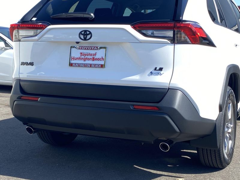 New 2025 Toyota RAV4 Hybrid LEImage 4
