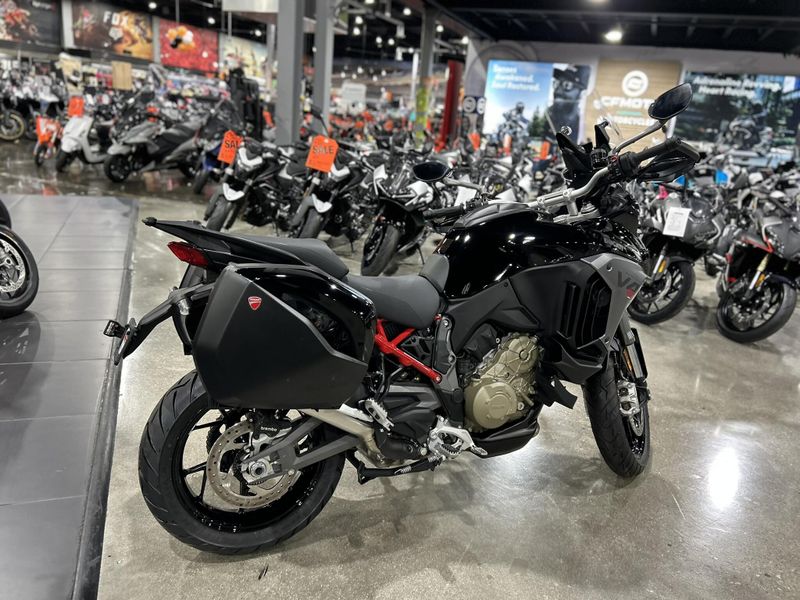 New 2025 Ducati MULTISTRADA V4 S TRAVEL & RADAR Image 3