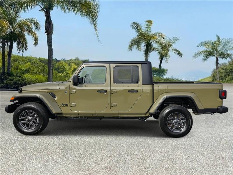 New 2026 Jeep Gladiator Sport S 4x4