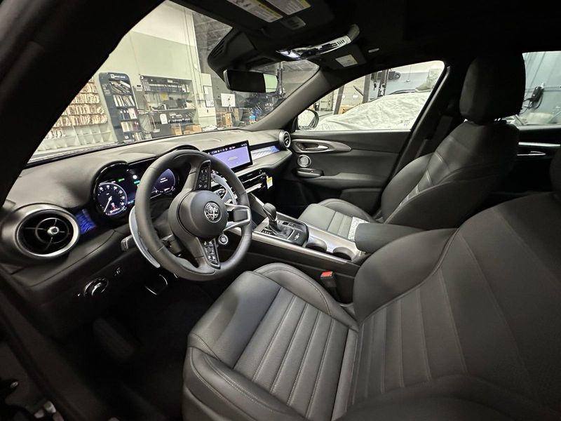 New 2024 Alfa Romeo Tonale Veloce EawdImage 2