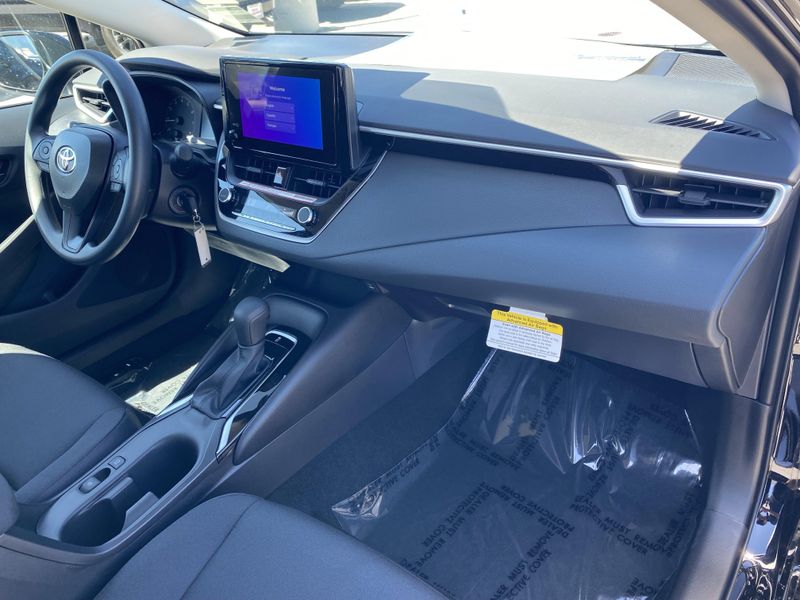New 2025 Toyota Corolla LEImage 9