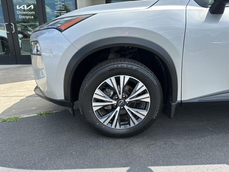 Used 2023 Nissan Rogue SVImage 11