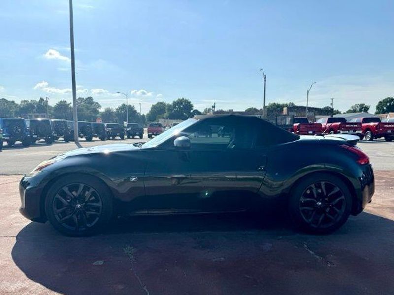 Used 2016 Nissan 370Z TouringImage 10