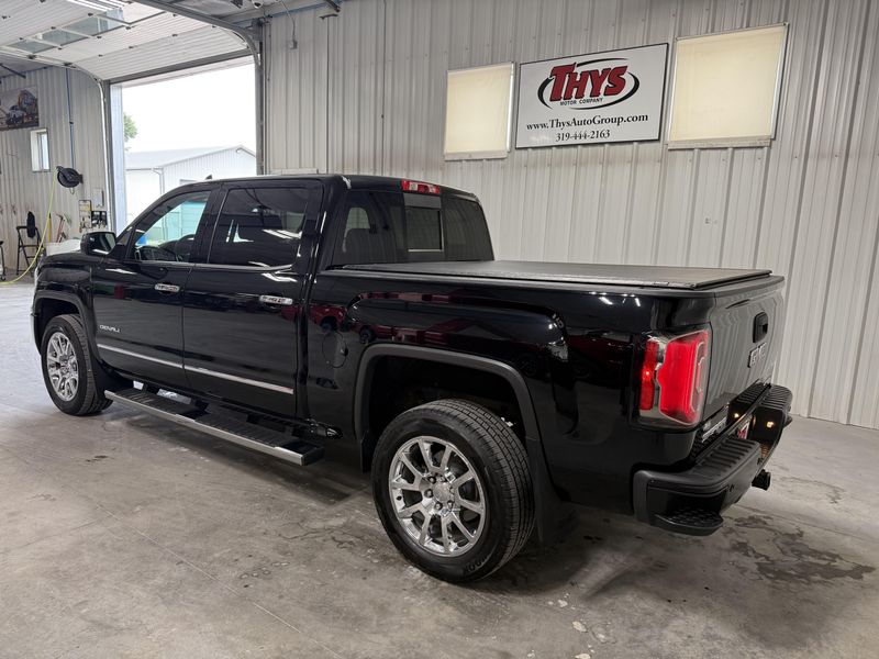 Used 2018 GMC Sierra 1500 DenaliImage 10