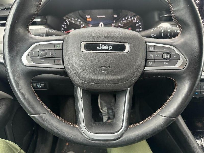 2022 Jeep Compass LimitedImage 3
