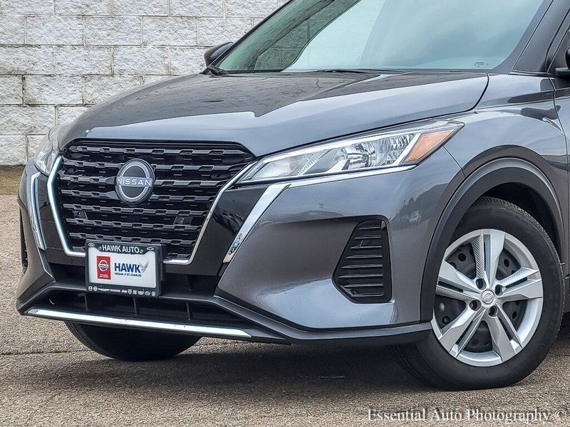 2024 Nissan Kicks S photo 2