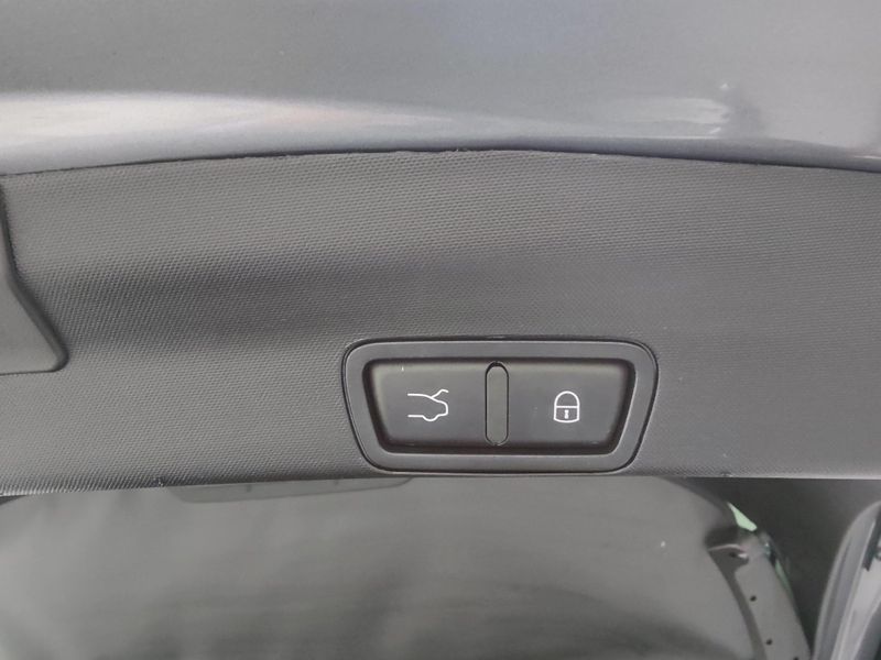 Used 2020 Alfa Romeo Stelvio Ti AWD w/Sunroof & NavImage 17