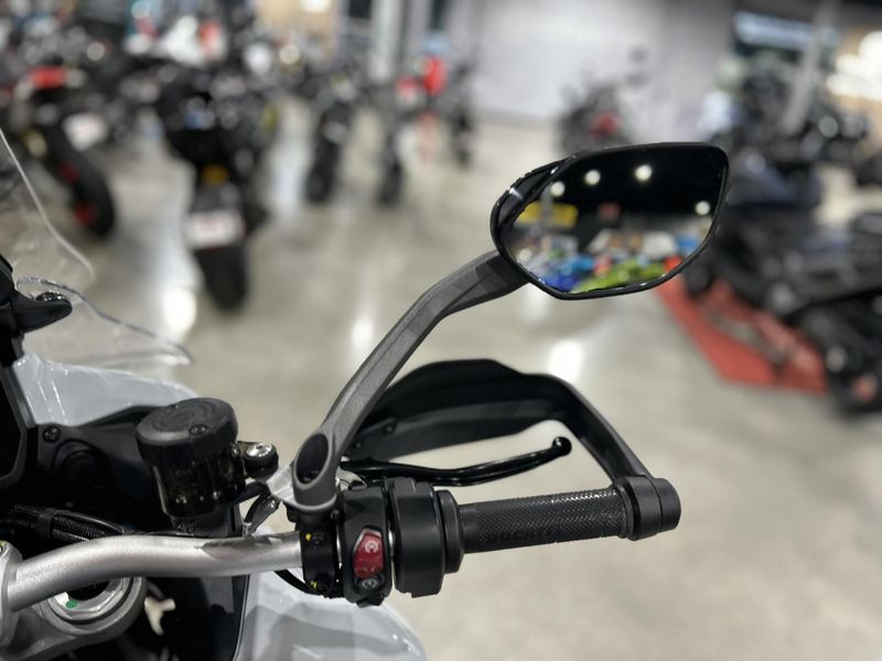 2024 Ducati MULTISTRADA V4 S TRAVEL & RADAR SPOKED WHEELS - DEMO Image 9
