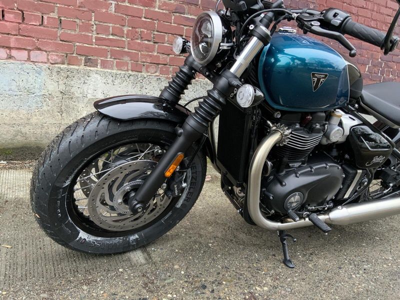 2026 Triumph BONNEVILLE BOBBER