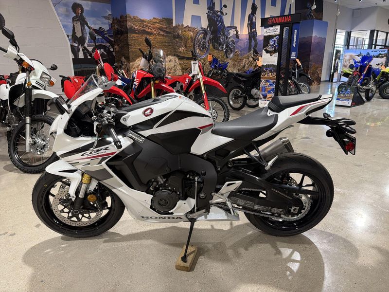 New 2026 Honda CBR1000RR Image 14
