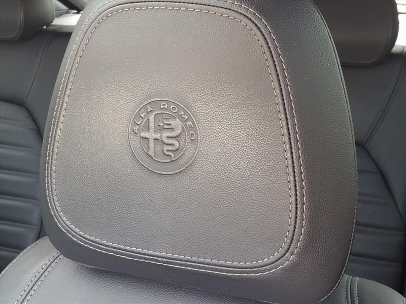 Used 2022 Alfa Romeo Stelvio VeloceImage 19