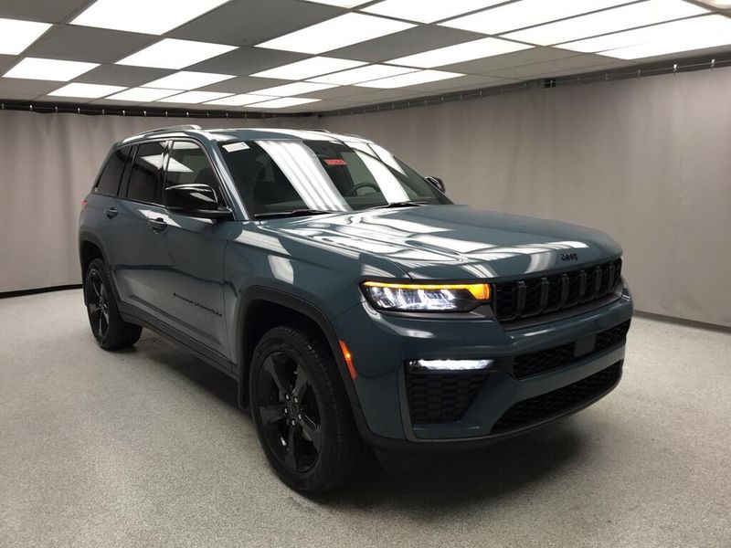 New 2026 Jeep Grand Cherokee Limited 4x4Image 17