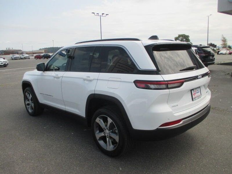 New 2026 Jeep Grand Cherokee Limited 4x4Image 13