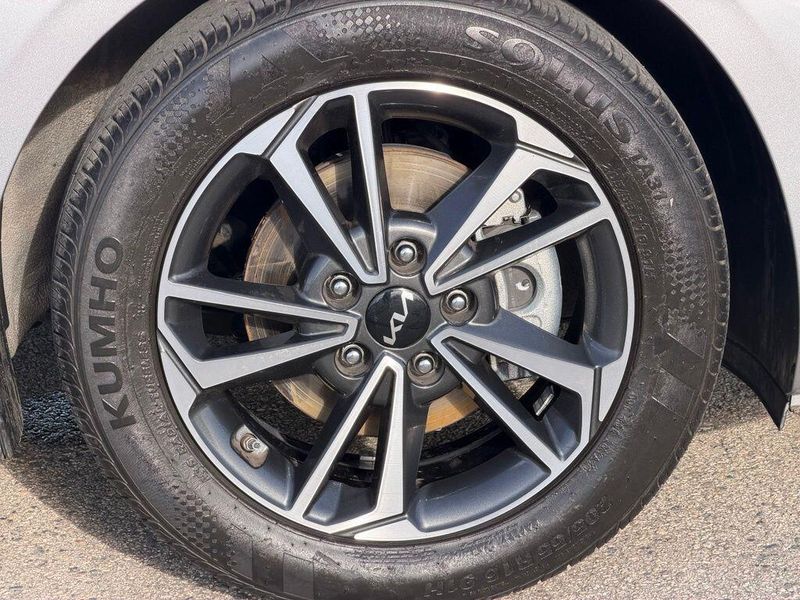 Used 2024 Kia Forte LXSImage 9