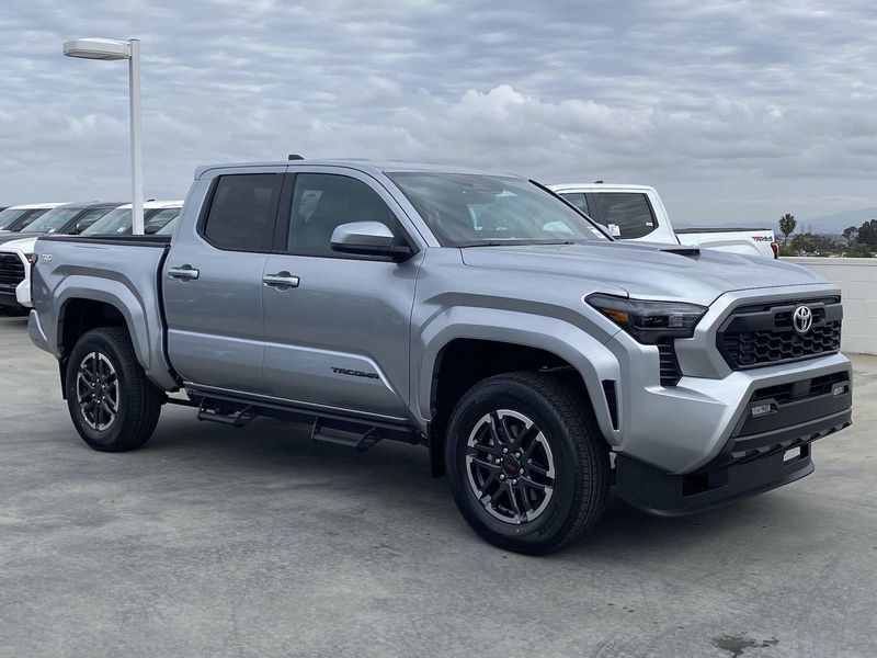 2024 Toyota Tacoma TRD SportImage 2