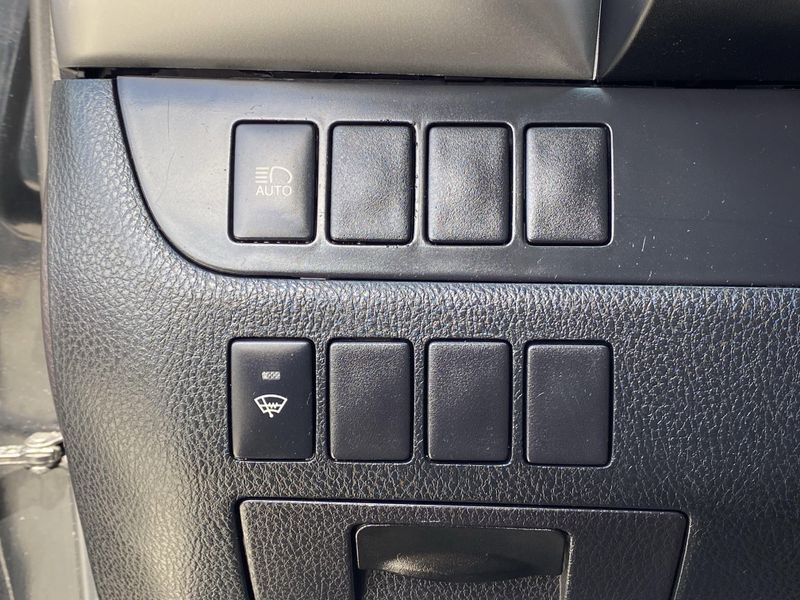 Used 2018 Toyota Highlander LEImage 23