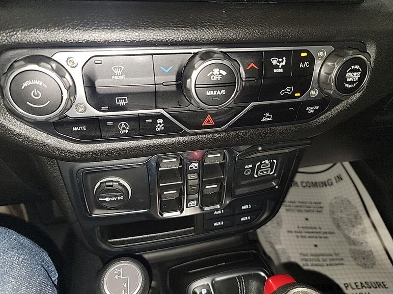 2025 Jeep Gladiator Sport photo 18