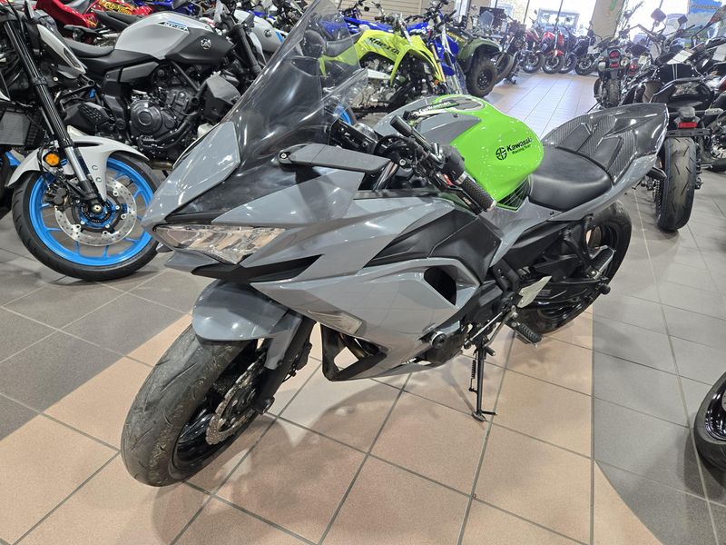 2023 Kawasaki NINJA 650 ABS KRT EDITON Image 3