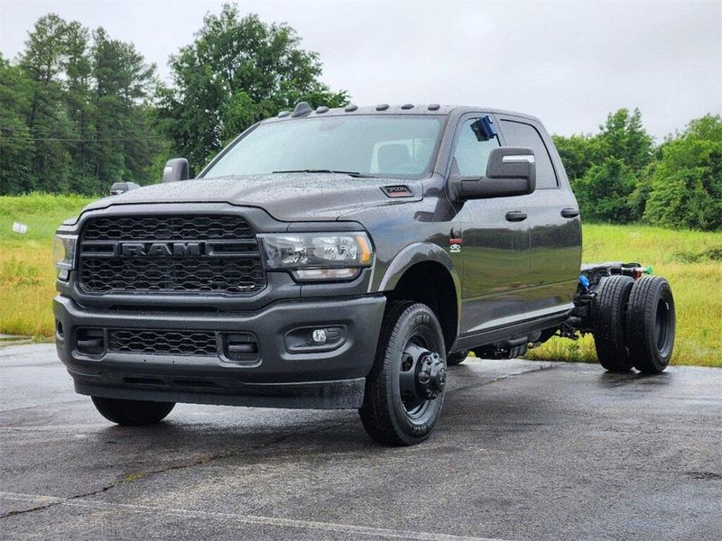 2024 RAM 3500 Tradesman Crew Cab Chassis 4x4 60