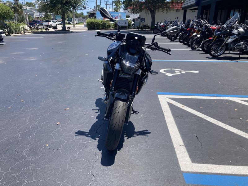 2025 BMW F 900 R