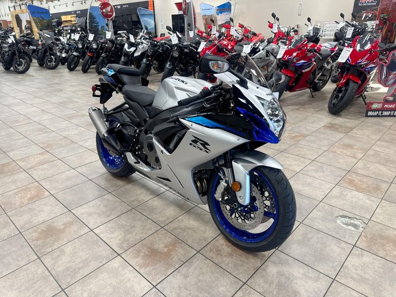 New 2026 Suzuki GSX-R600 Image 10