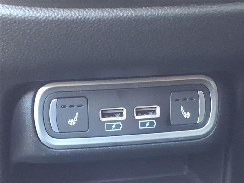 New 2025 Alfa Romeo Stelvio AwdImage 13