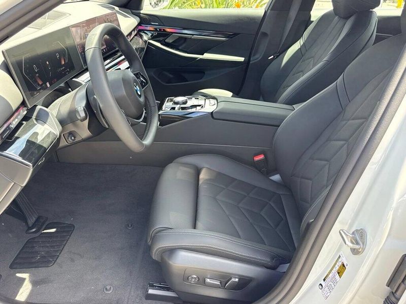 New 2027 BMW 5 Series 530iImage 17
