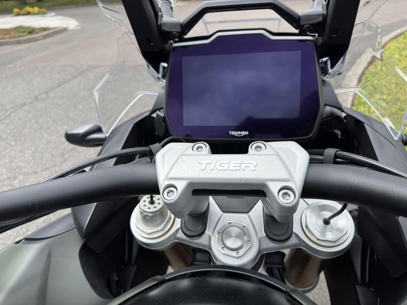 2023 Triumph Tiger 1200 Rally Explorer - MATTE KHAKI GREEN 