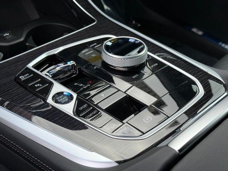 New 2026 BMW X5 M60iImage 24