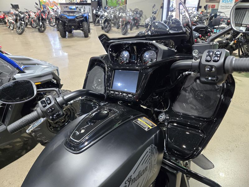 NEW 2025 INDIAN MOTORCYCLE CHALLENGER DARK HORSE 112 RA 49ST Image 13