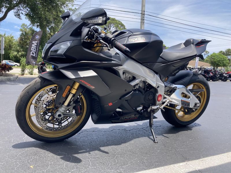 2019 Aprilia RSV4 1100 Factory 