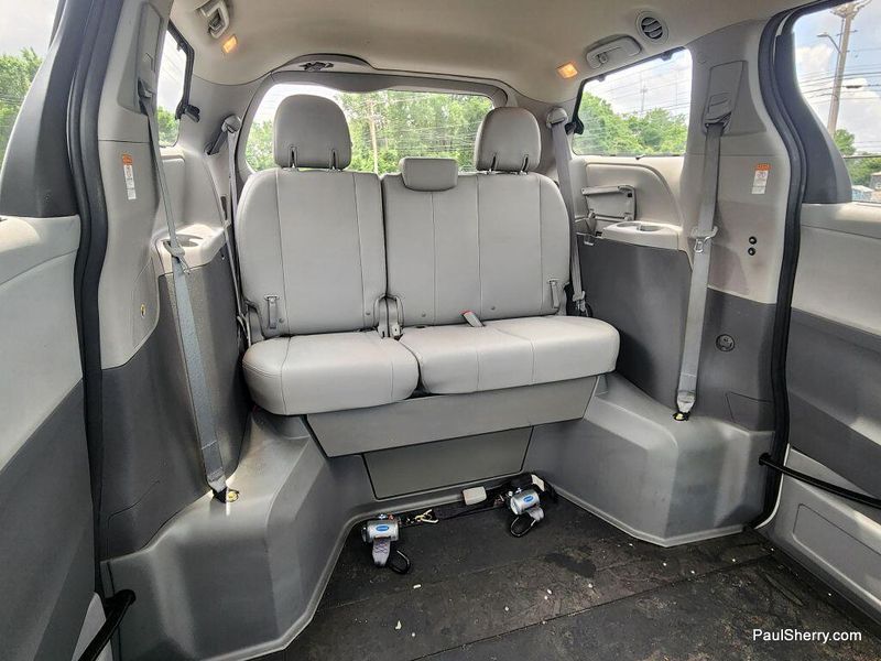 Used 2020 Toyota Sienna XLEImage 40
