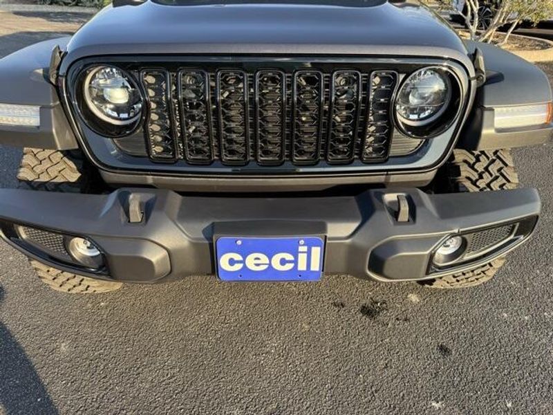 2024 Jeep Wrangler Willys photo 3