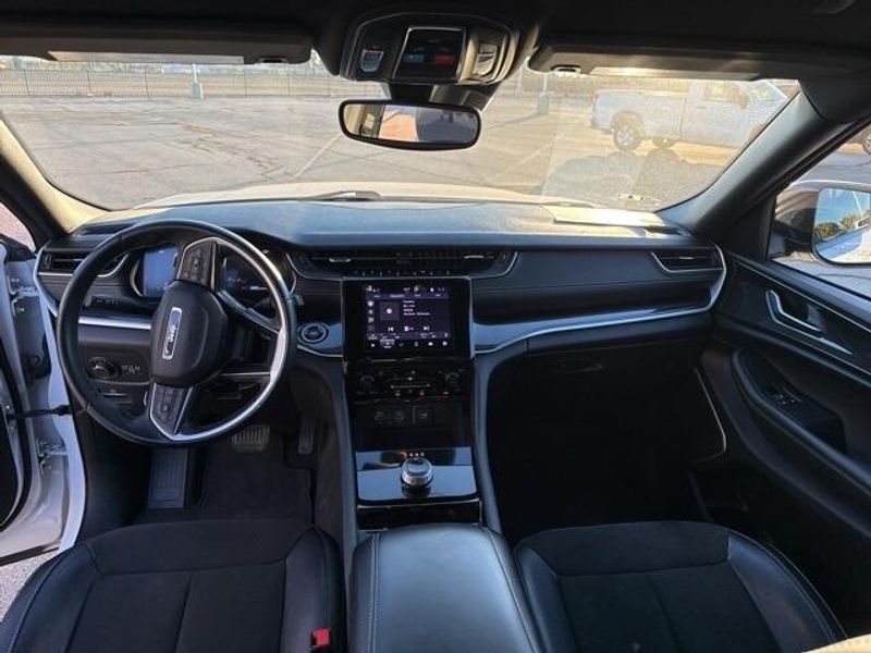 Used 2021 Jeep Grand Cherokee L AltitudeImage 11