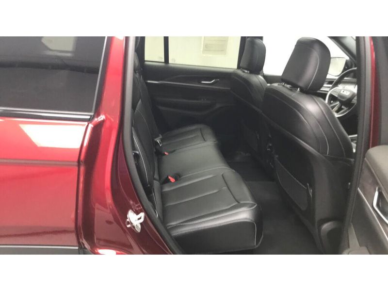 Used 2024 Jeep Grand Cherokee LimitedImage 22