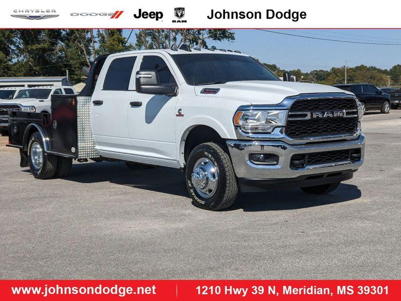 2024 RAM 3500 Chassis TradesmanImage 1