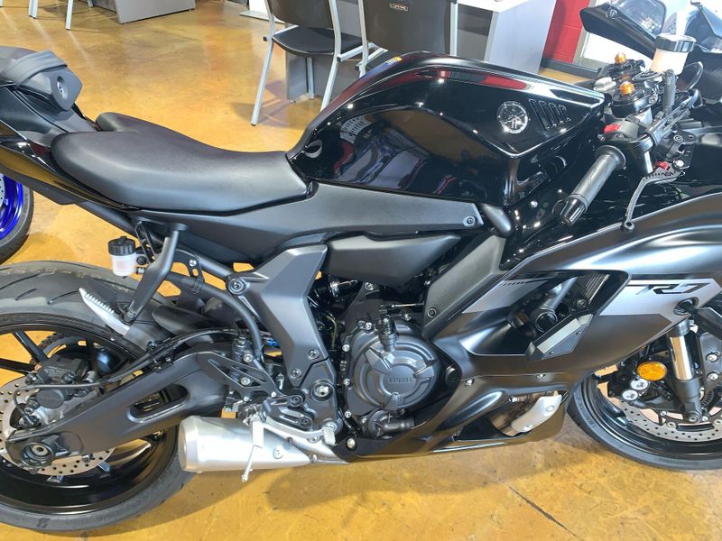 New 2025 Yamaha YZF-R7 Image 12
