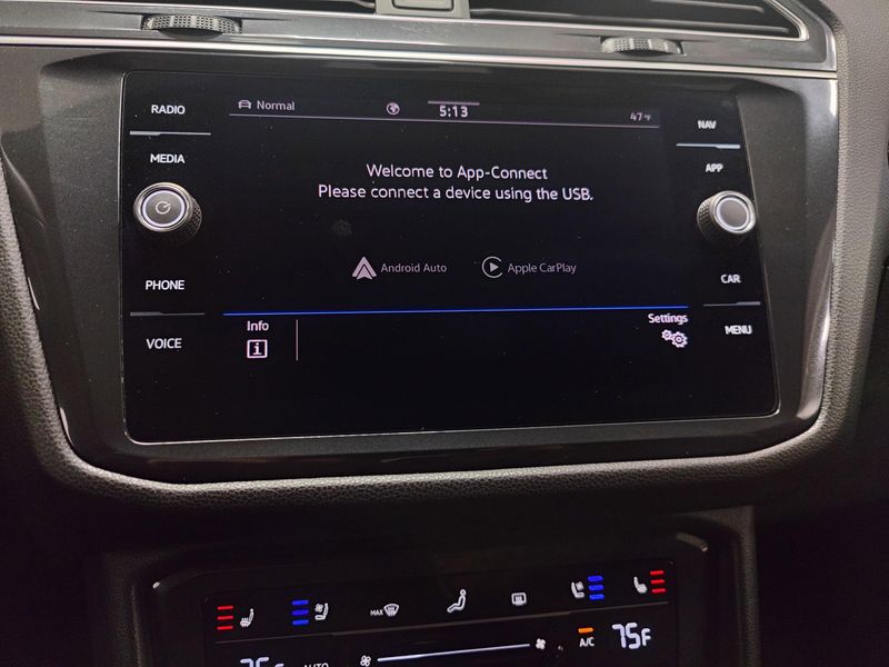 Used 2024 Volkswagen Tiguan AWD SEL R-Line w/Sunroof/NavImage 27