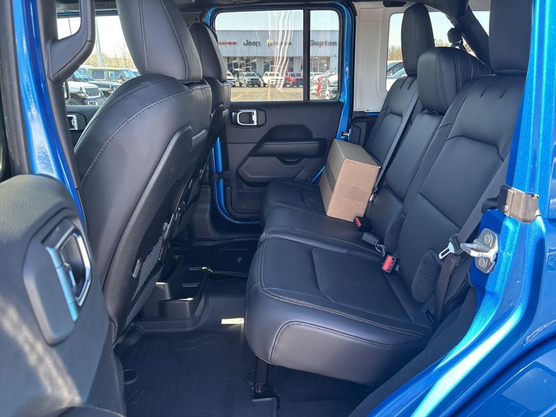 New 2026 Jeep Wrangler 4-door SaharaImage 18