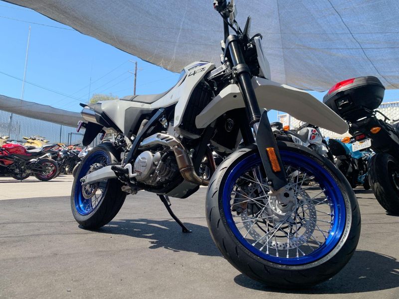 New 2025 Suzuki DR-Z4SM Image 15