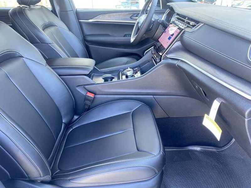 New 2024 Jeep Grand Cherokee 4xeImage 12