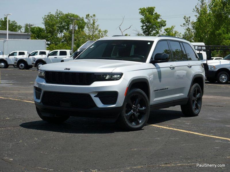 2022 Jeep Grand Cherokee FreedomImage 8