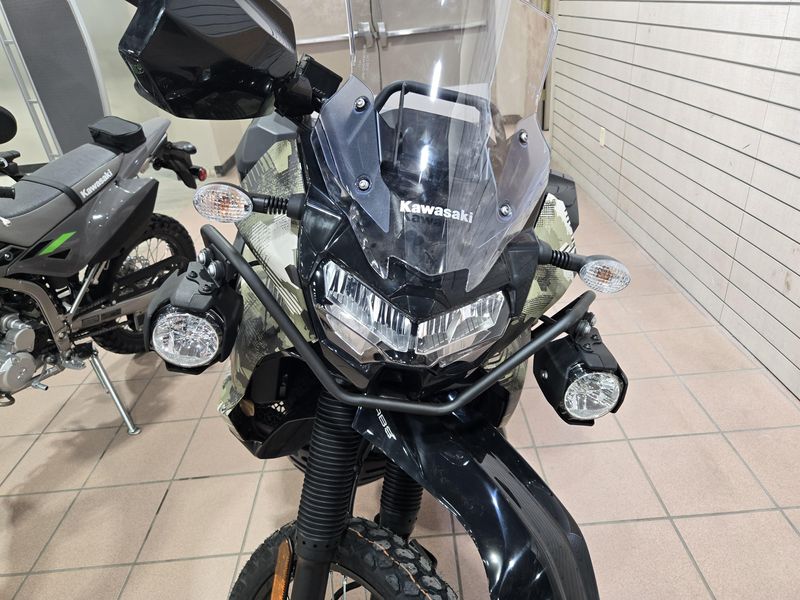 2025 Kawasaki KLR 650 ADVENTURE ABS CYPHER CAMO TAN AND METALLIC MATTE CARBON GRAYImage 14