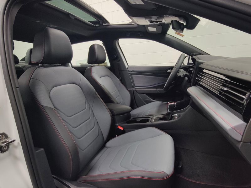 2025 Volkswagen Jetta GLI Autobahn w/Sunroof & Beats AudioImage 4