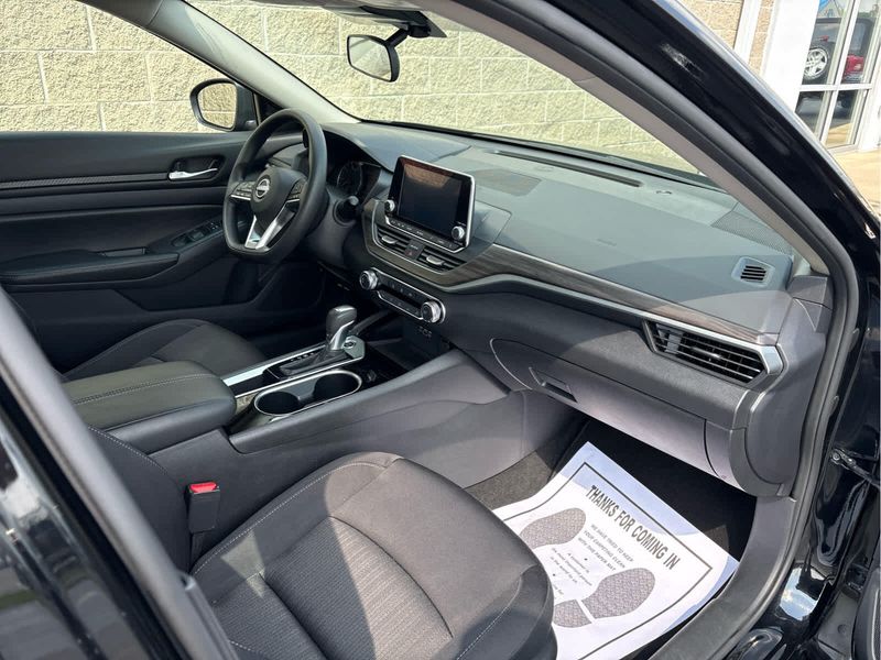 2024 Nissan Altima 2.5 SV photo 16