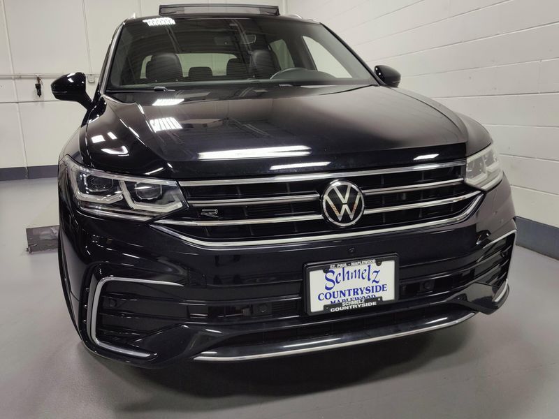Used 2024 Volkswagen Tiguan AWD SEL R-Line w/Sunroof/NavImage 3
