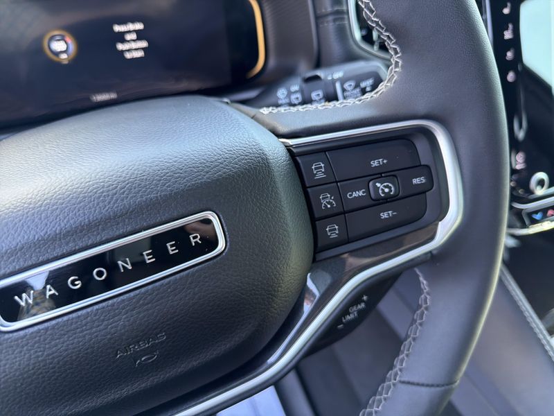 2024 Jeep Wagoneer Series 1Image 27