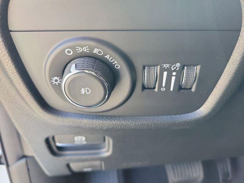 New 2026 Jeep Grand Cherokee L Limited 4x2