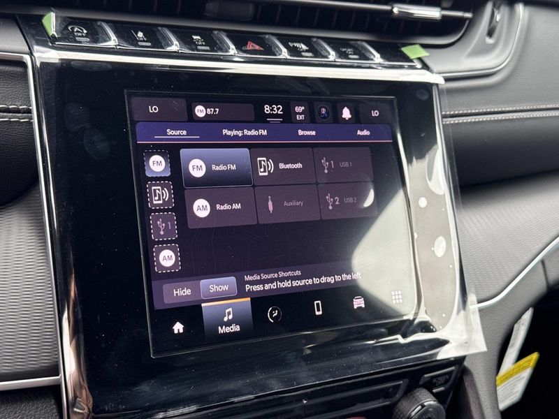 New 2026 Jeep Grand Cherokee Laredo 4x2
