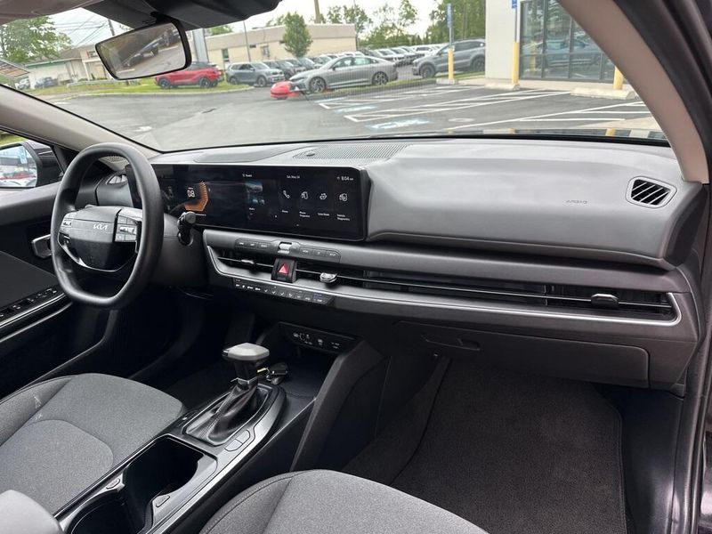 2025 Kia K4 LXSImage 17